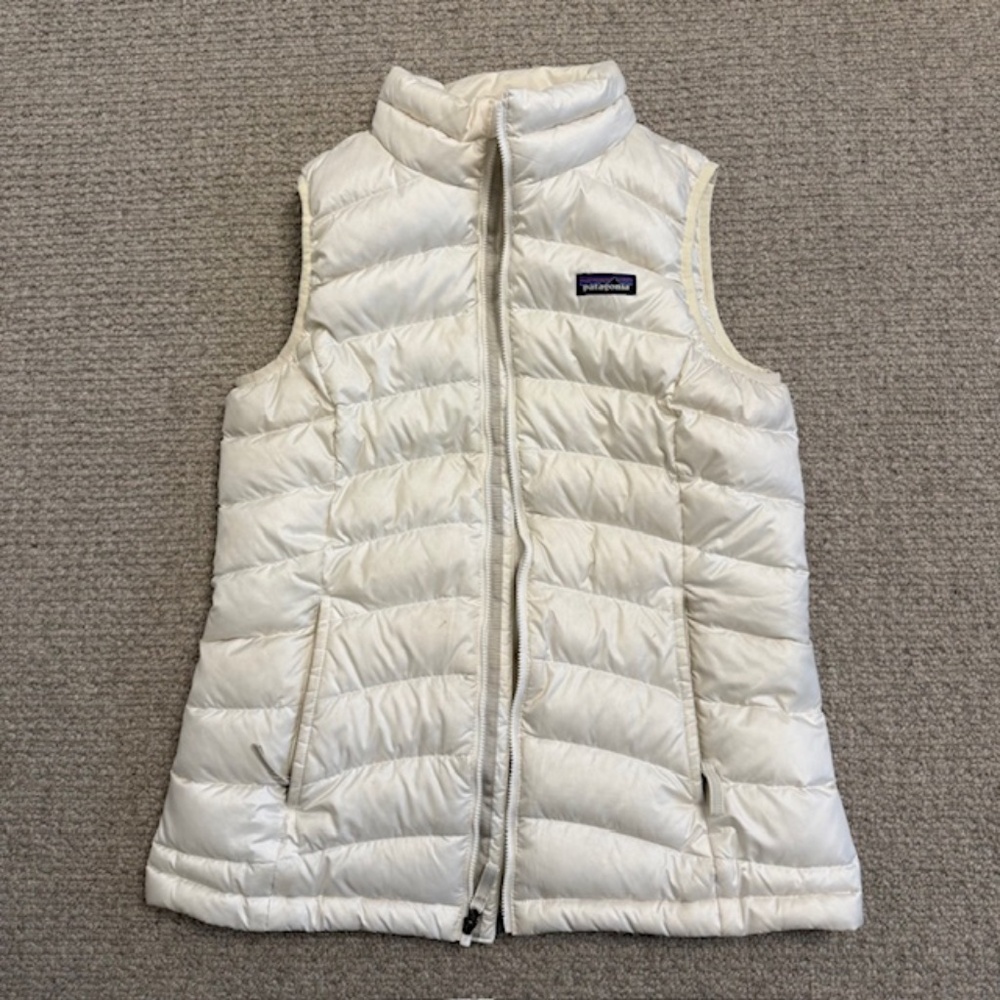 Patagonia sleeveless down white puffer vest